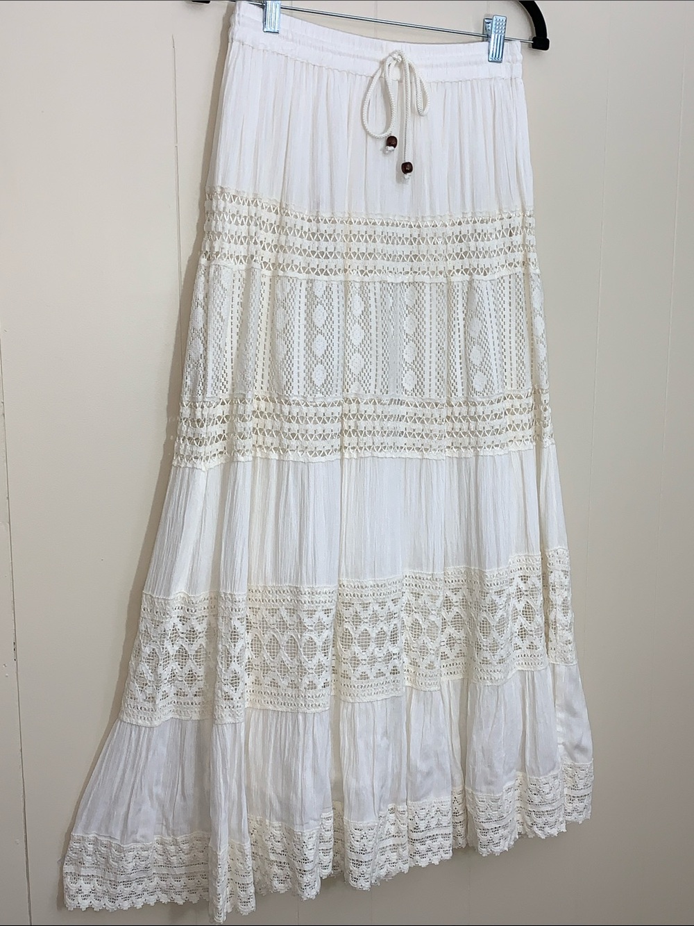 Magic Cream Crochet Lace Tiered Maxi Skirt - Picture 3 of 7